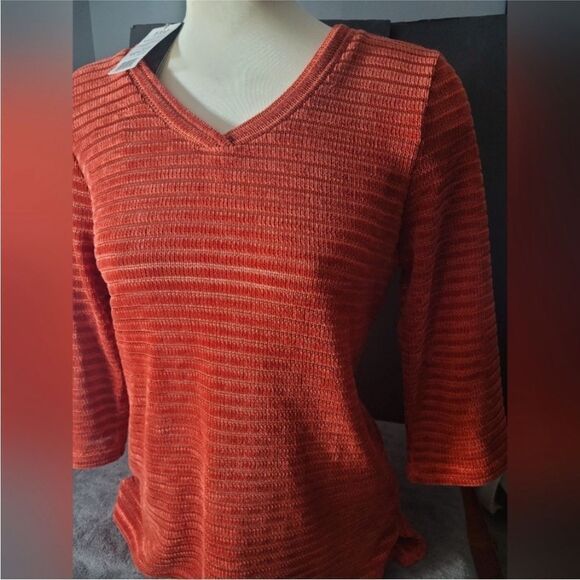 New FDJ Women's V-Neck Spice Knit Sweater size Medium - Picture 2 of 8